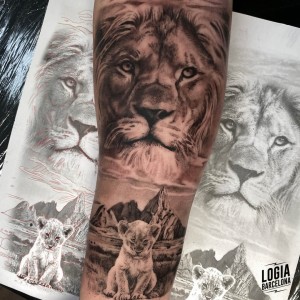 tatuaje_brazo_leon_cachorro_logiabarcelona_javier_arcia    